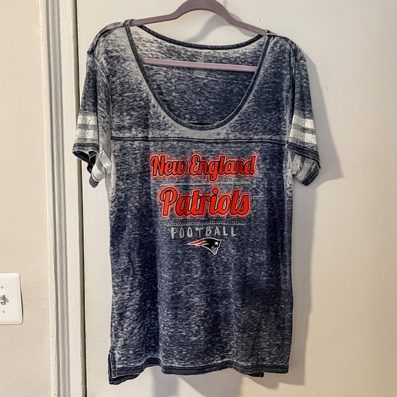Official NFL Apparel NE Patriots T-shirt, Size L - Picture 2 of 5